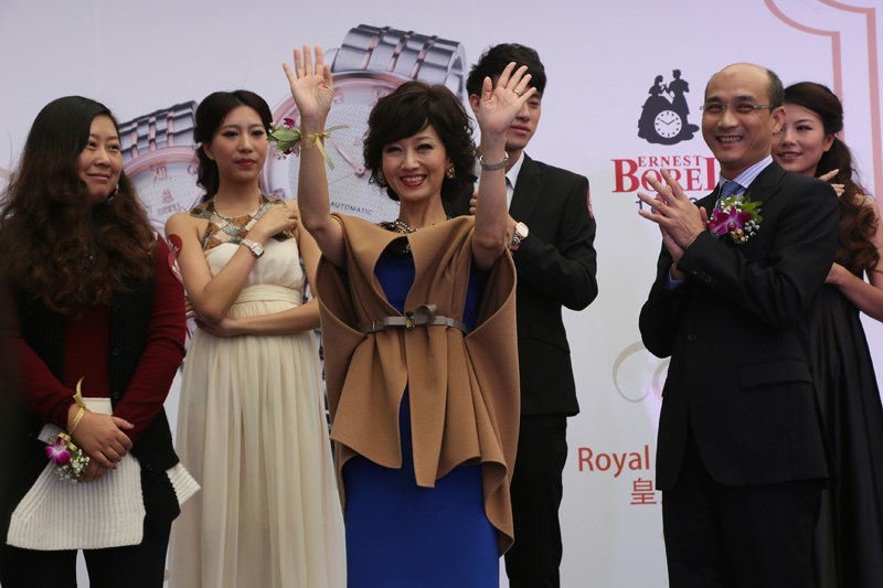 Presentation in Zhengzhou of new models from the Royal collection of Swiss watches by Ernest Borel
